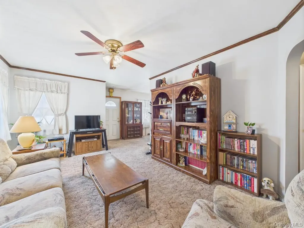 81 Cedarlawn Boulevard Valley Stream NY 11580