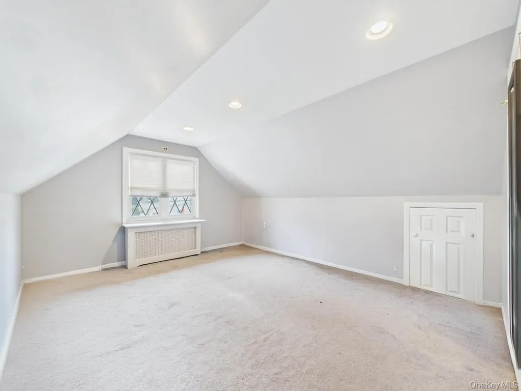 81 Cedarlawn Boulevard Valley Stream NY 11580