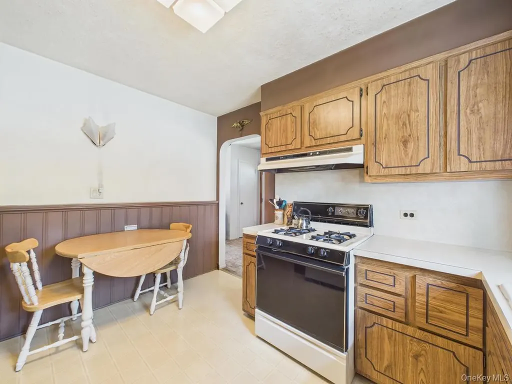 81 Cedarlawn Boulevard Valley Stream NY 11580