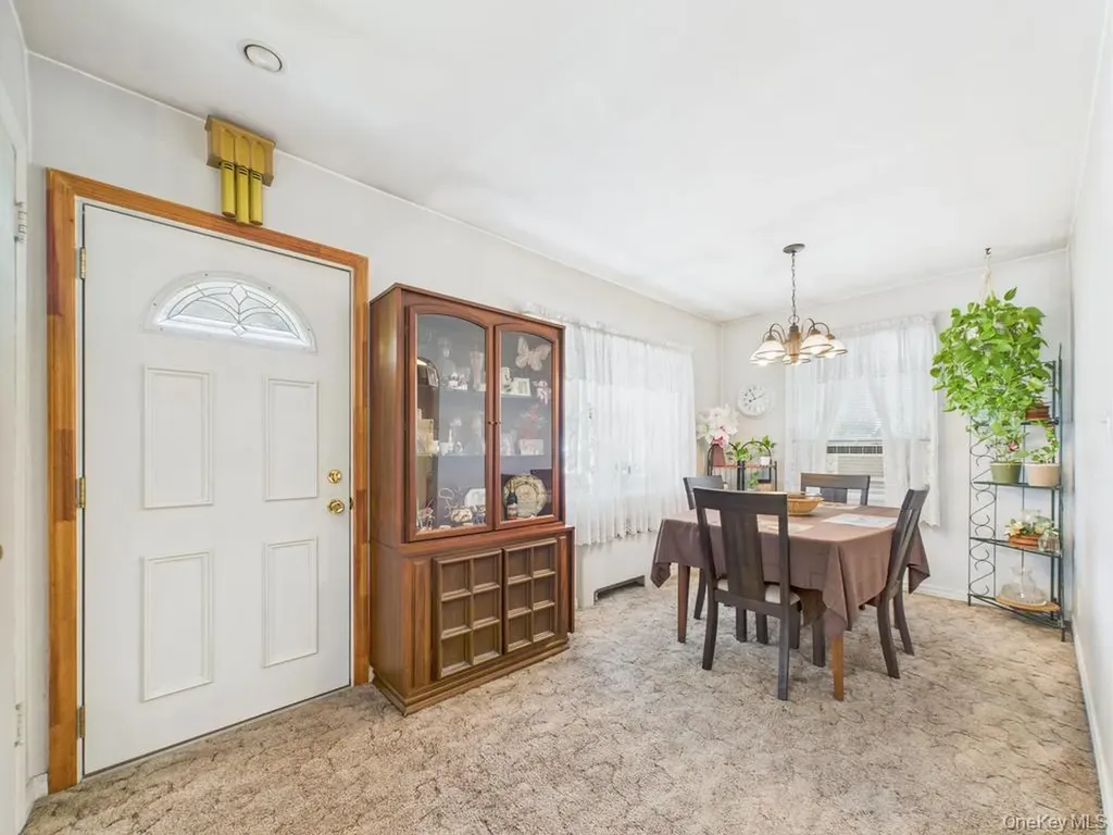 81 Cedarlawn Boulevard Valley Stream NY 11580