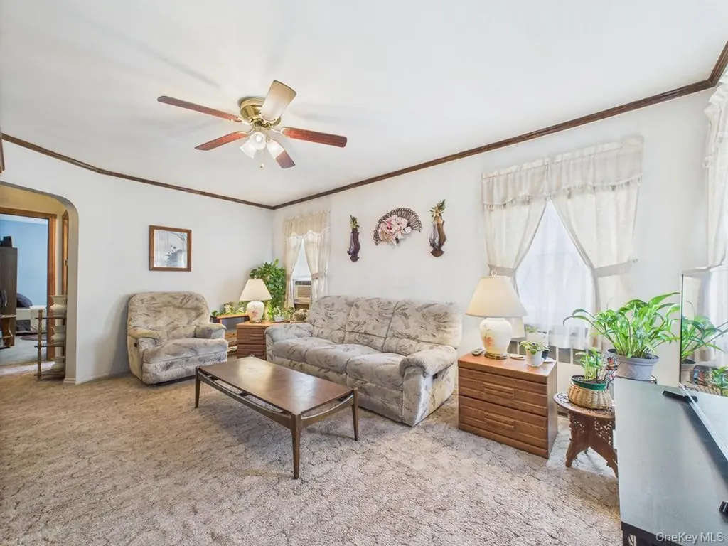 81 Cedarlawn Boulevard Valley Stream NY 11580