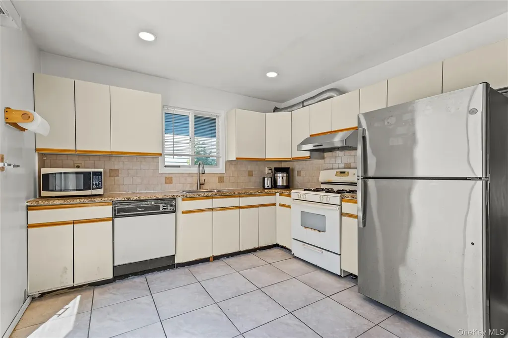 26 Conger Staten Island NY 10305