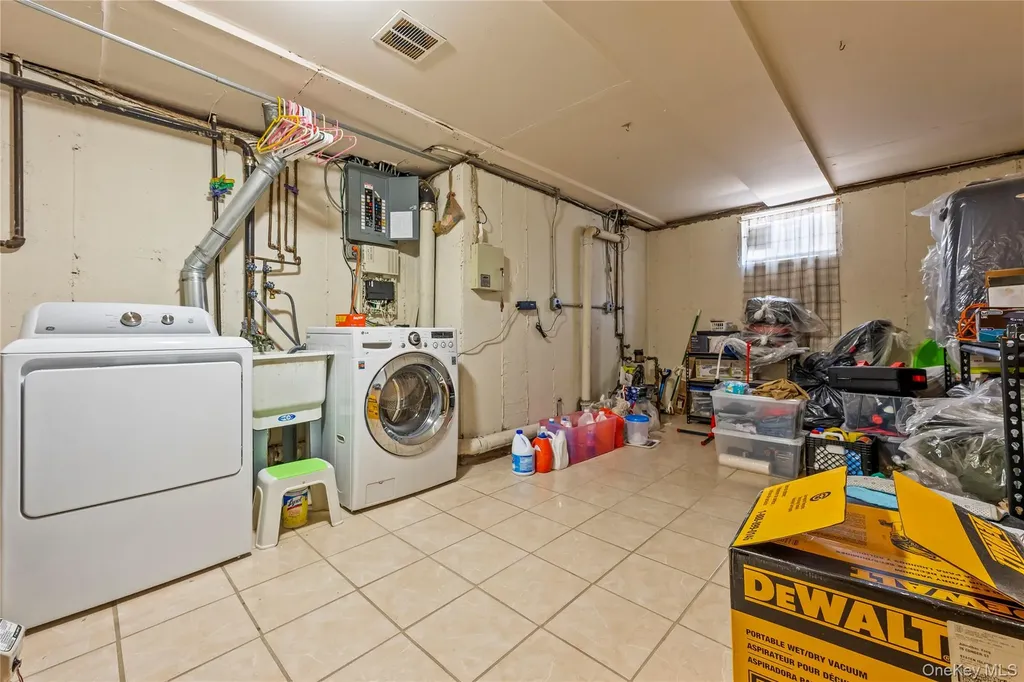 26 Conger Staten Island NY 10305