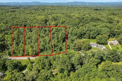 151 S Quaker Lane Hyde Park NY 12538