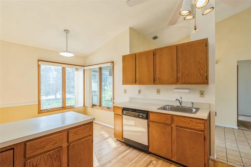 10 Royal Drive Coram NY 11727