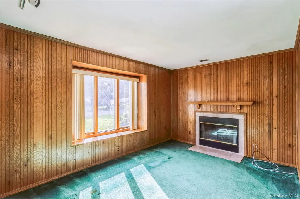 10 Royal Drive Coram NY 11727