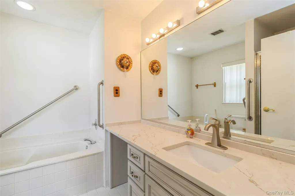 10 Royal Drive Coram NY 11727