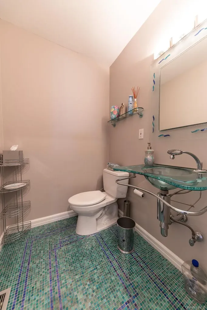 257 E Olive Street Long Beach NY 11561