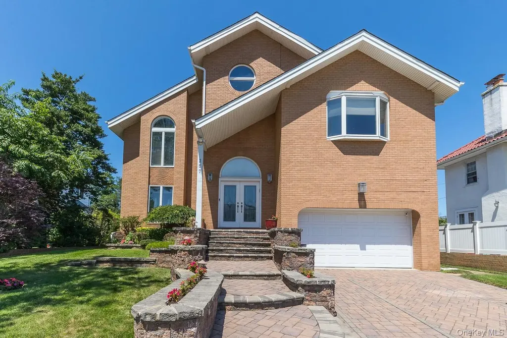 257 E Olive Street Long Beach NY 11561