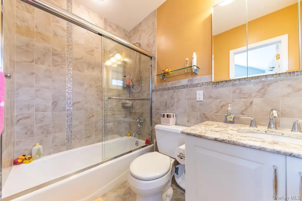 257 E Olive Street Long Beach NY 11561