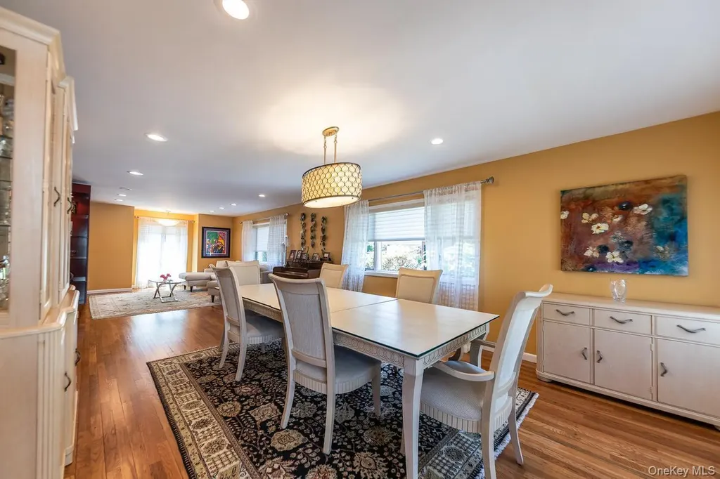 257 E Olive Street Long Beach NY 11561