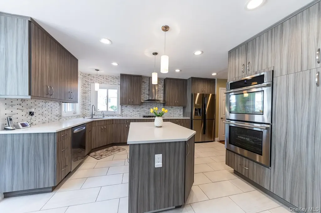 257 E Olive Street Long Beach NY 11561
