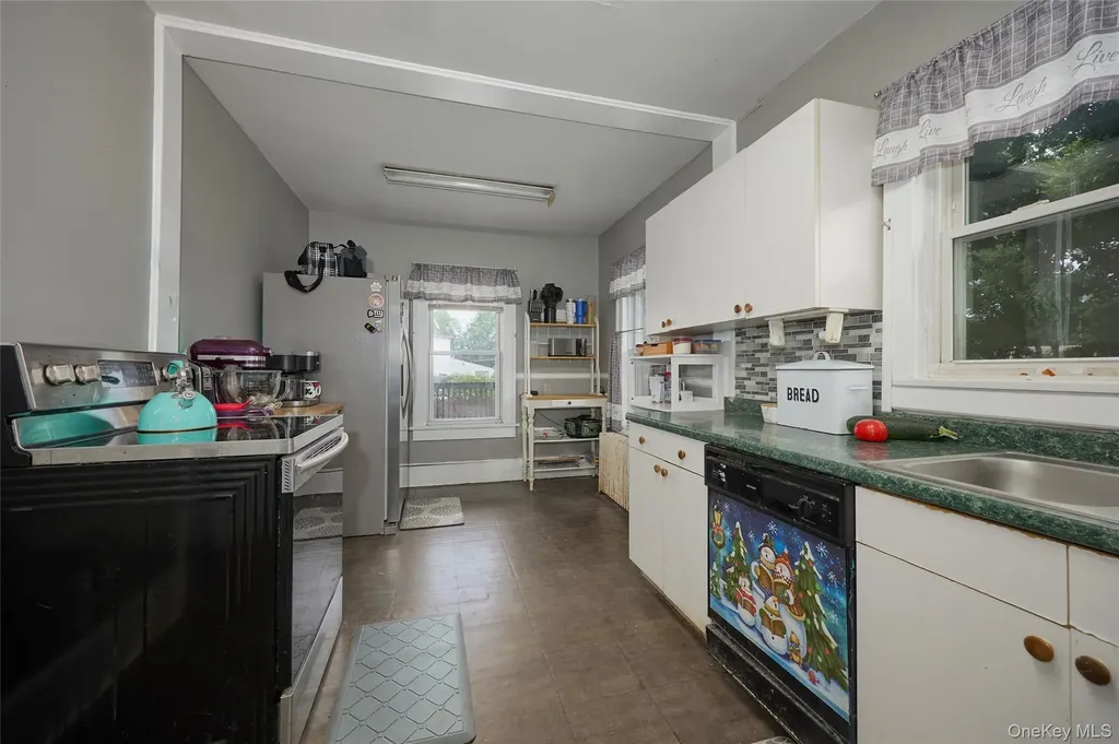13 Parkview Terrace Poughkeepsie NY 12603