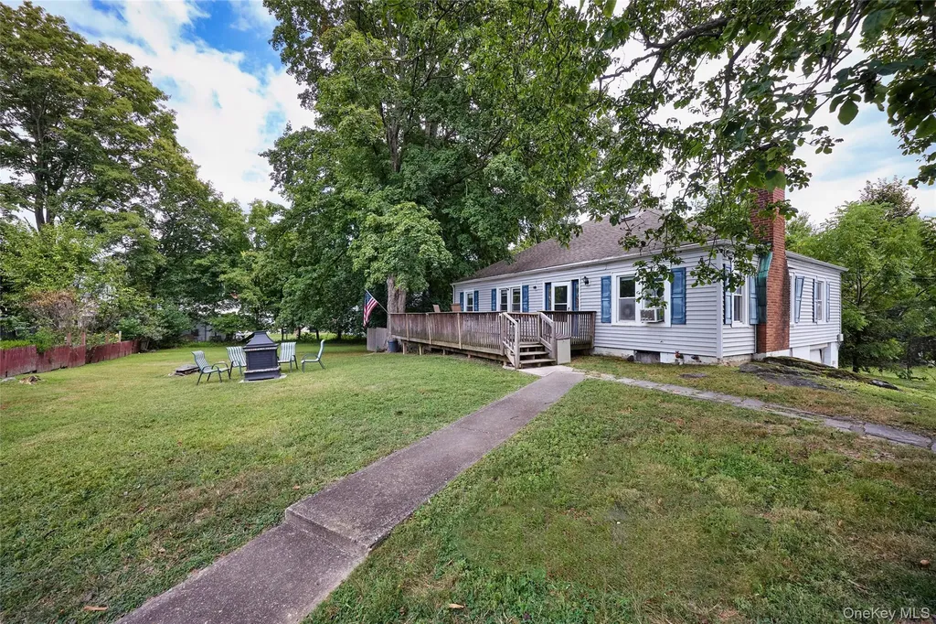13 Parkview Terrace Poughkeepsie NY 12603