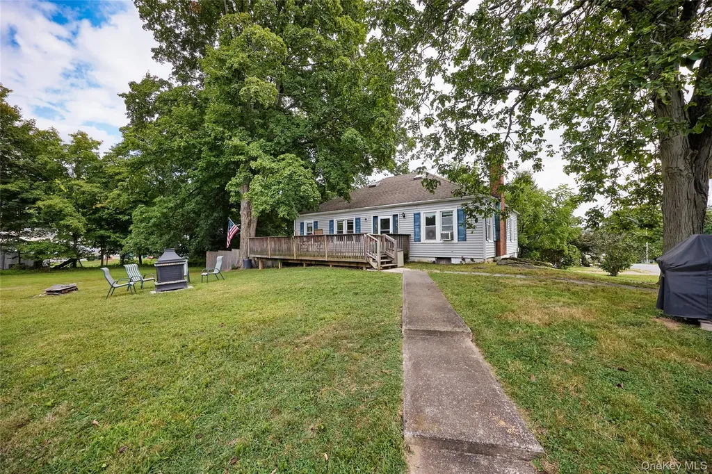 13 Parkview Terrace Poughkeepsie NY 12603