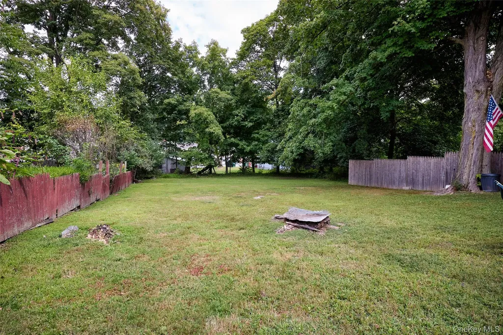 13 Parkview Terrace Poughkeepsie NY 12603
