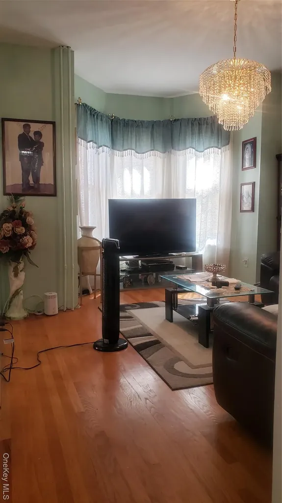 18 S 11th Avenue Mount Vernon NY 10550