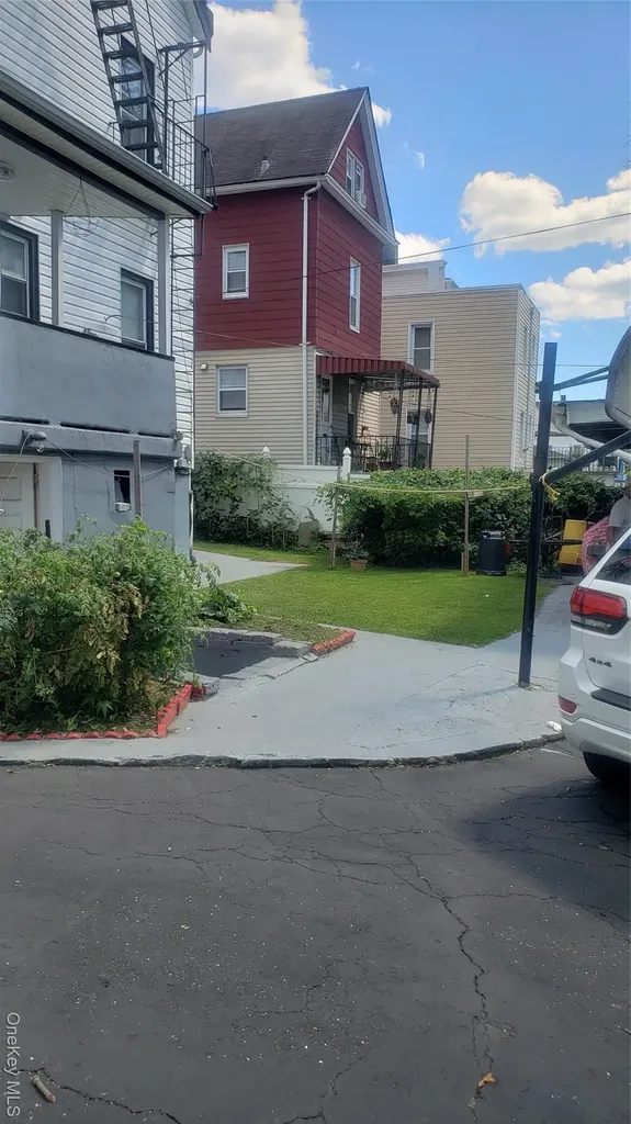 18 S 11th Avenue Mount Vernon NY 10550