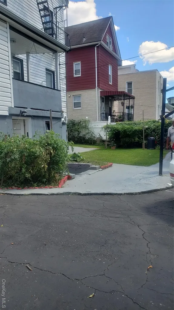 18 S 11th Avenue Mount Vernon NY 10550