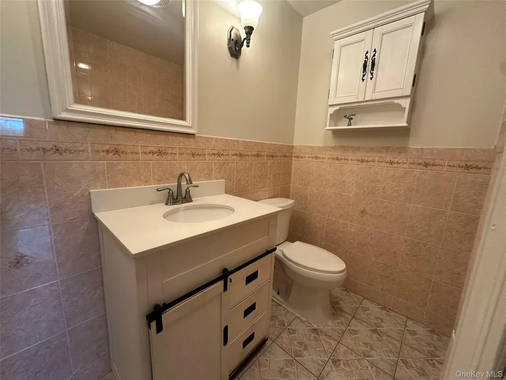 1605 Baldwin Lane Middlehope NY 12550