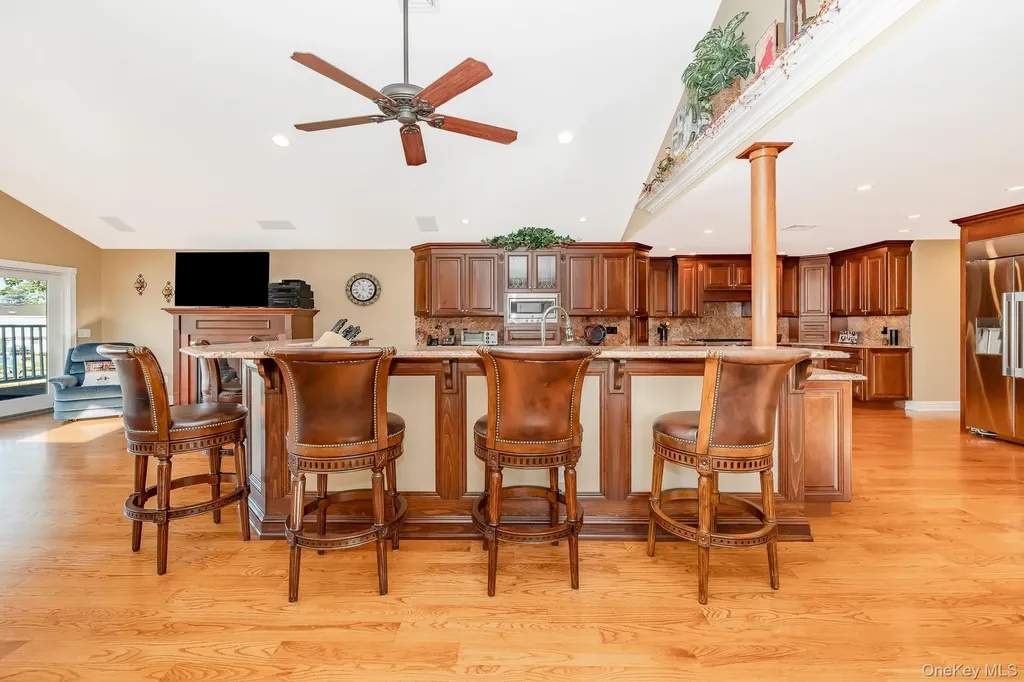 43 Duck Lane West Islip NY 11795