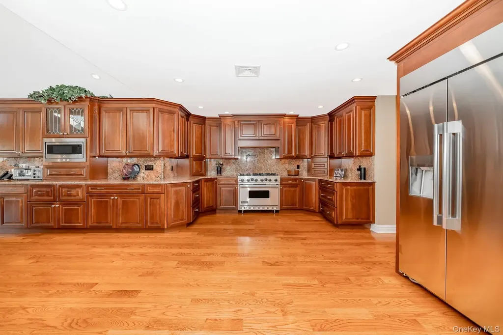 43 Duck Lane West Islip NY 11795