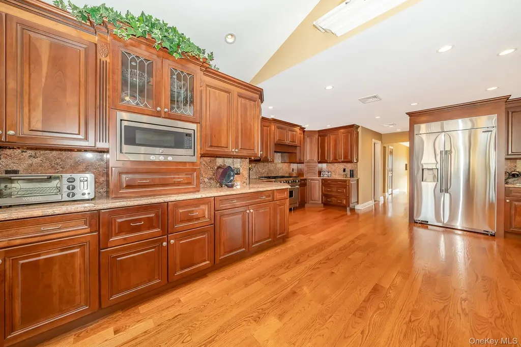 43 Duck Lane West Islip NY 11795
