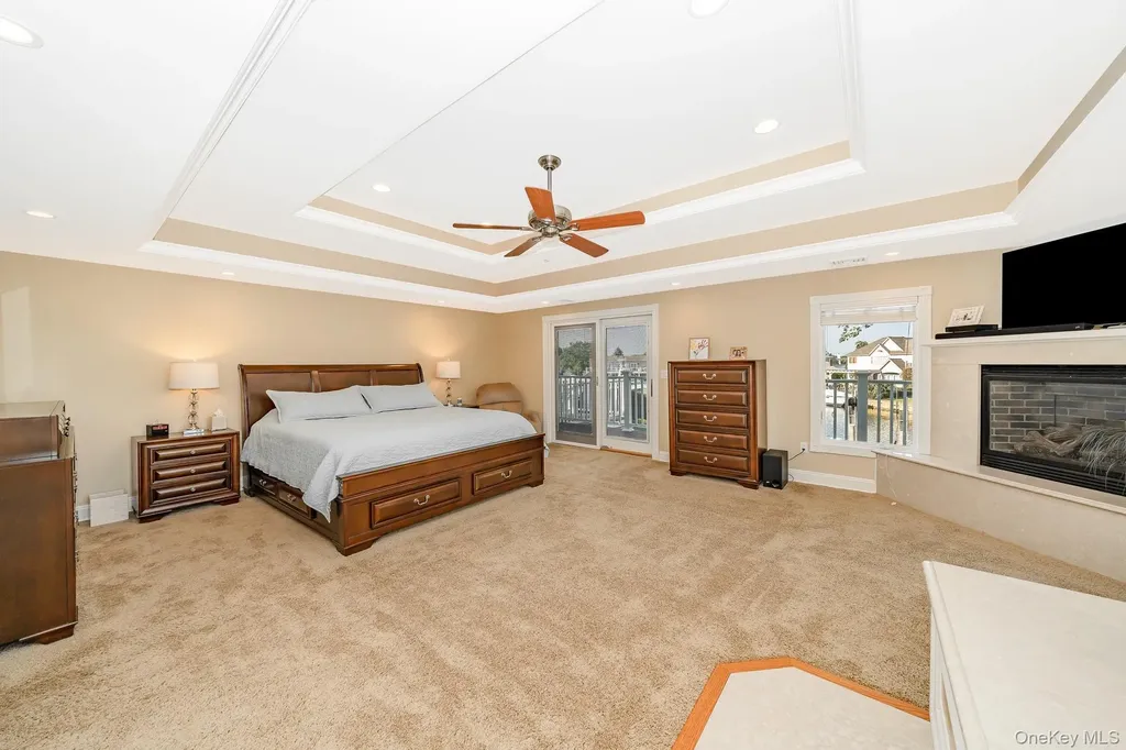 43 Duck Lane West Islip NY 11795