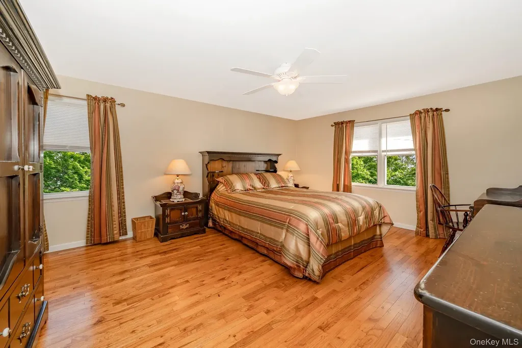 43 Duck Lane West Islip NY 11795