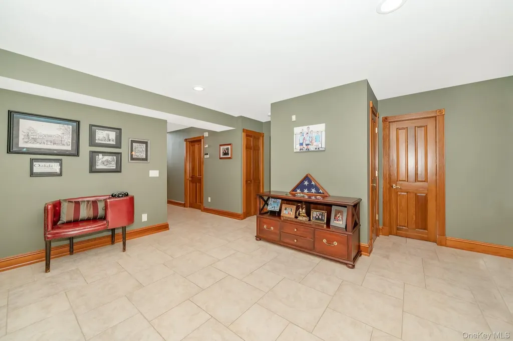 43 Duck Lane West Islip NY 11795