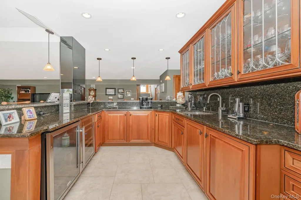 43 Duck Lane West Islip NY 11795