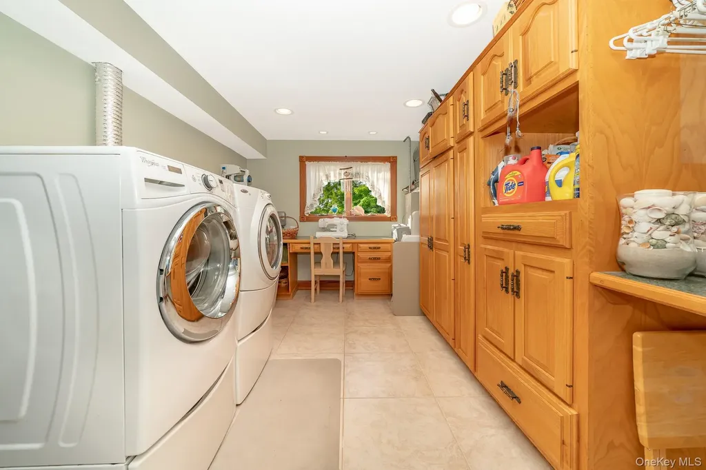 43 Duck Lane West Islip NY 11795