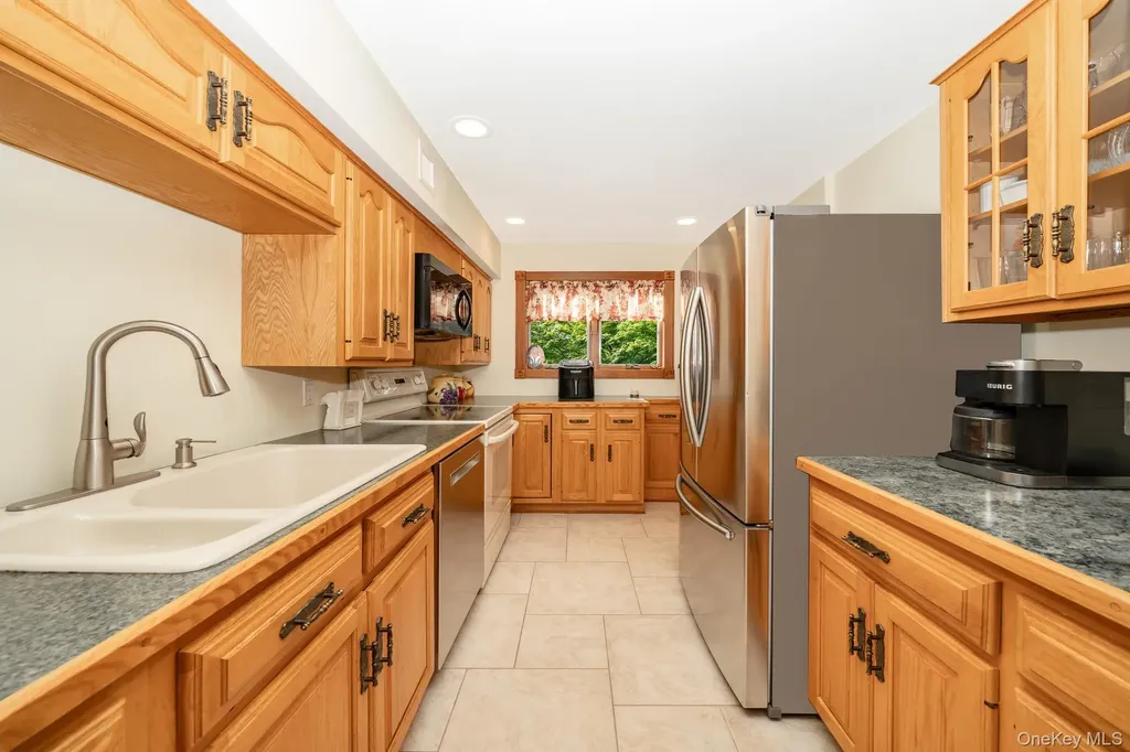 43 Duck Lane West Islip NY 11795