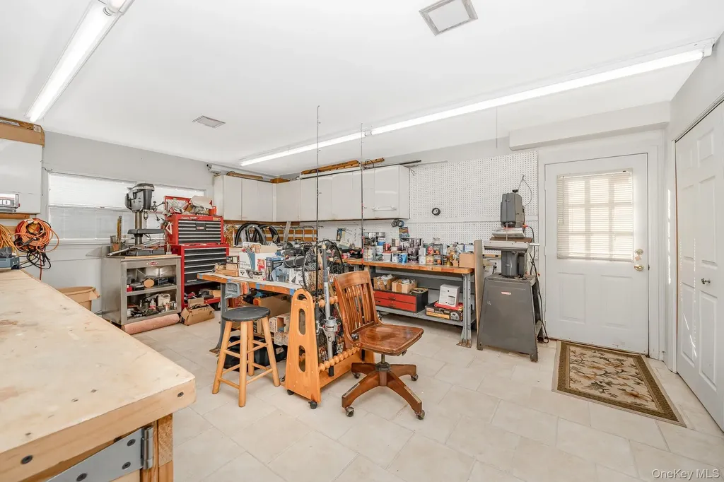 43 Duck Lane West Islip NY 11795