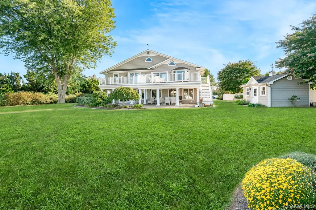 43 Duck Lane West Islip NY 11795