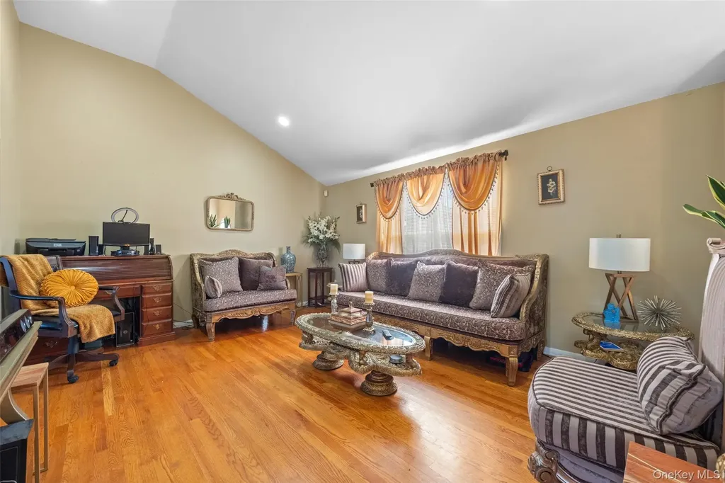 2 Danielle Court Middletown NY 10940