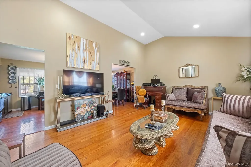 2 Danielle Court Middletown NY 10940