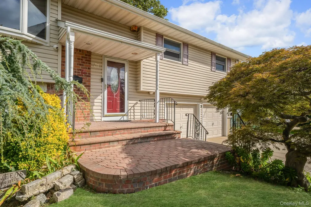 31 Craig Road Islip Terrace NY 11752