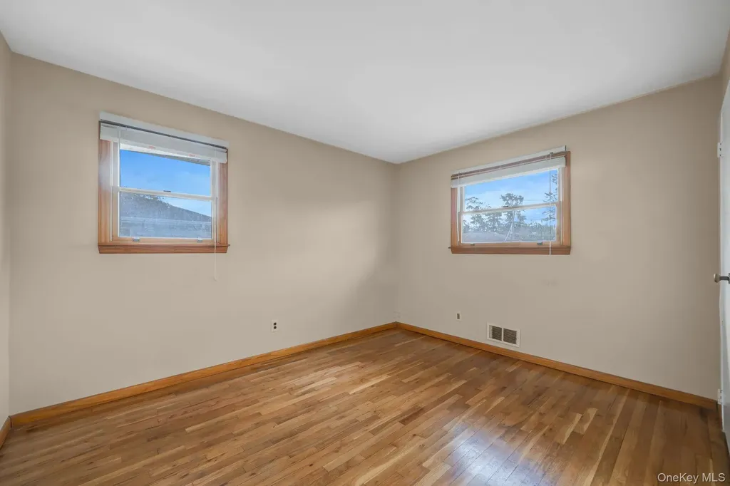 31 Craig Road Islip Terrace NY 11752