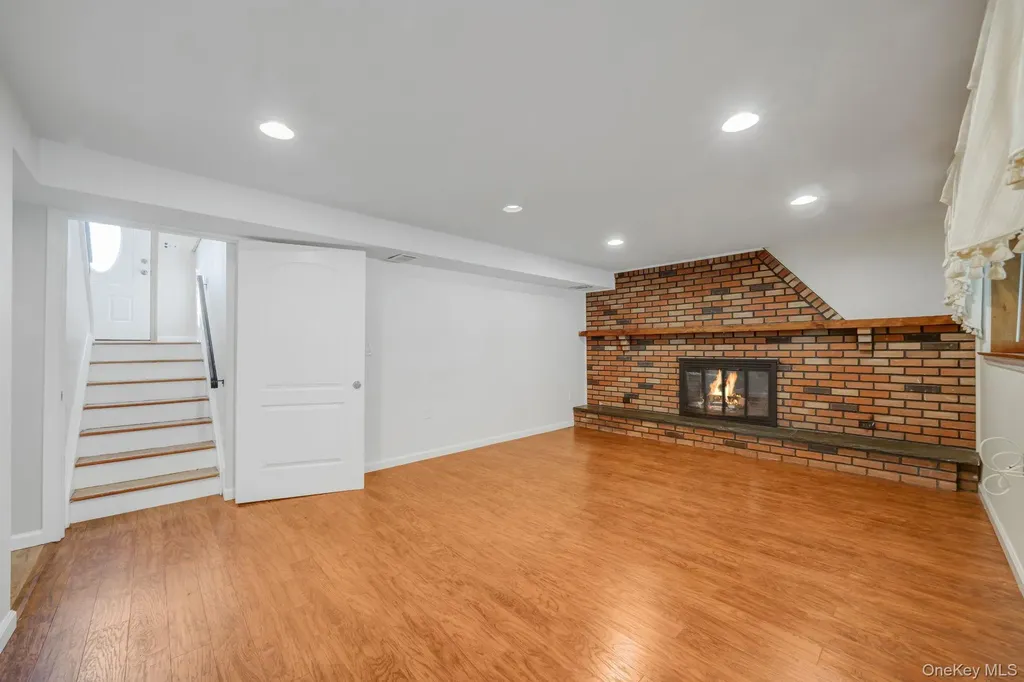 31 Craig Road Islip Terrace NY 11752
