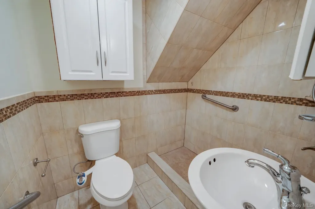 31 Craig Road Islip Terrace NY 11752
