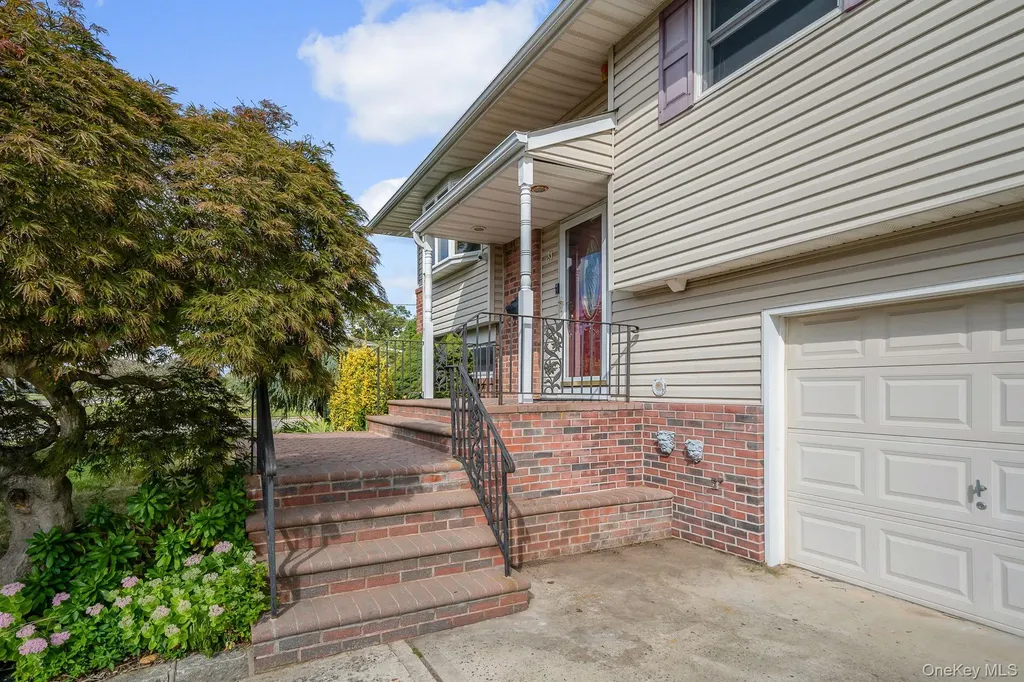 31 Craig Road Islip Terrace NY 11752