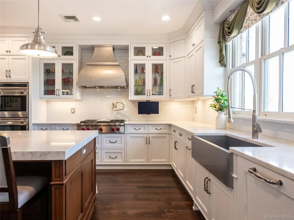 27 True Harbour Way West Islip NY 11795