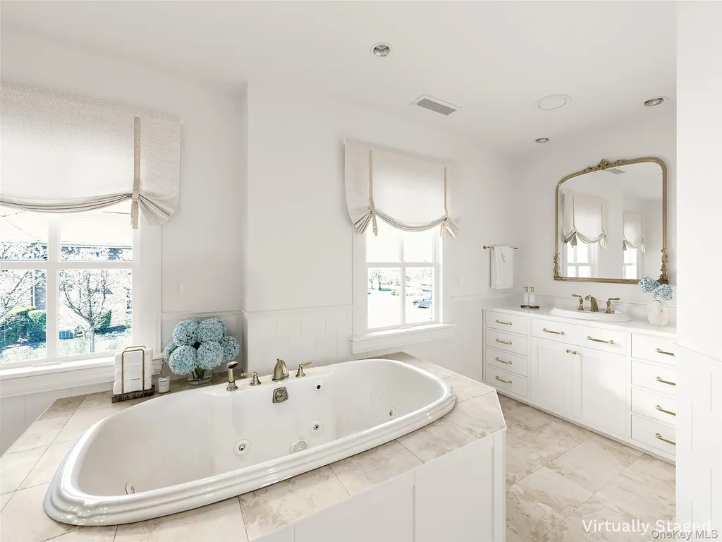 27 True Harbour Way West Islip NY 11795