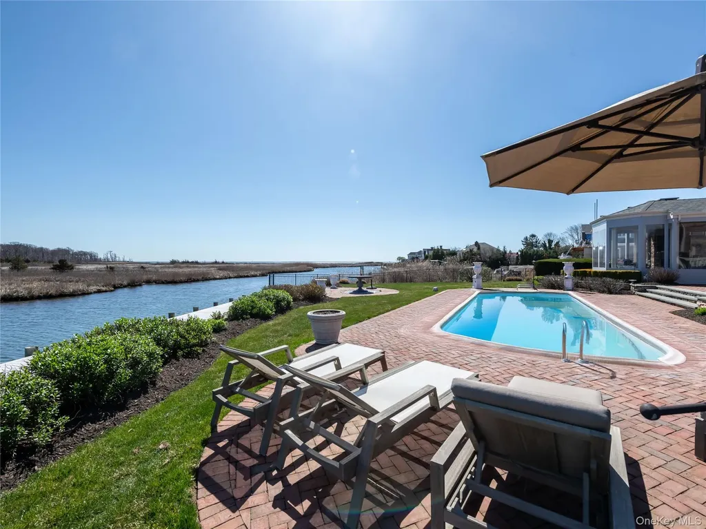 27 True Harbour Way West Islip NY 11795