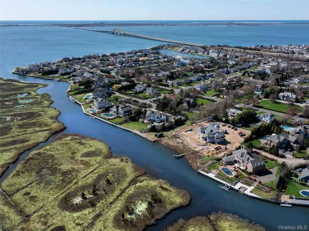 27 True Harbour Way West Islip NY 11795