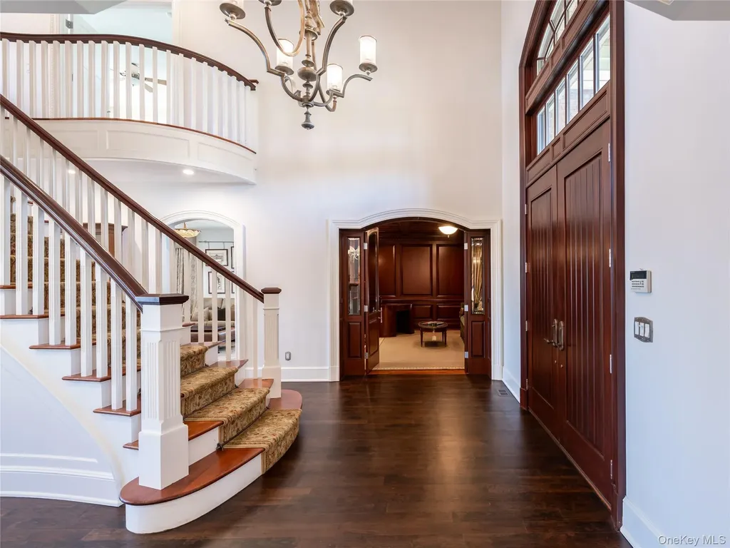 27 True Harbour Way West Islip NY 11795