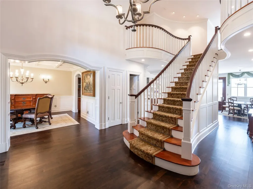 27 True Harbour Way West Islip NY 11795