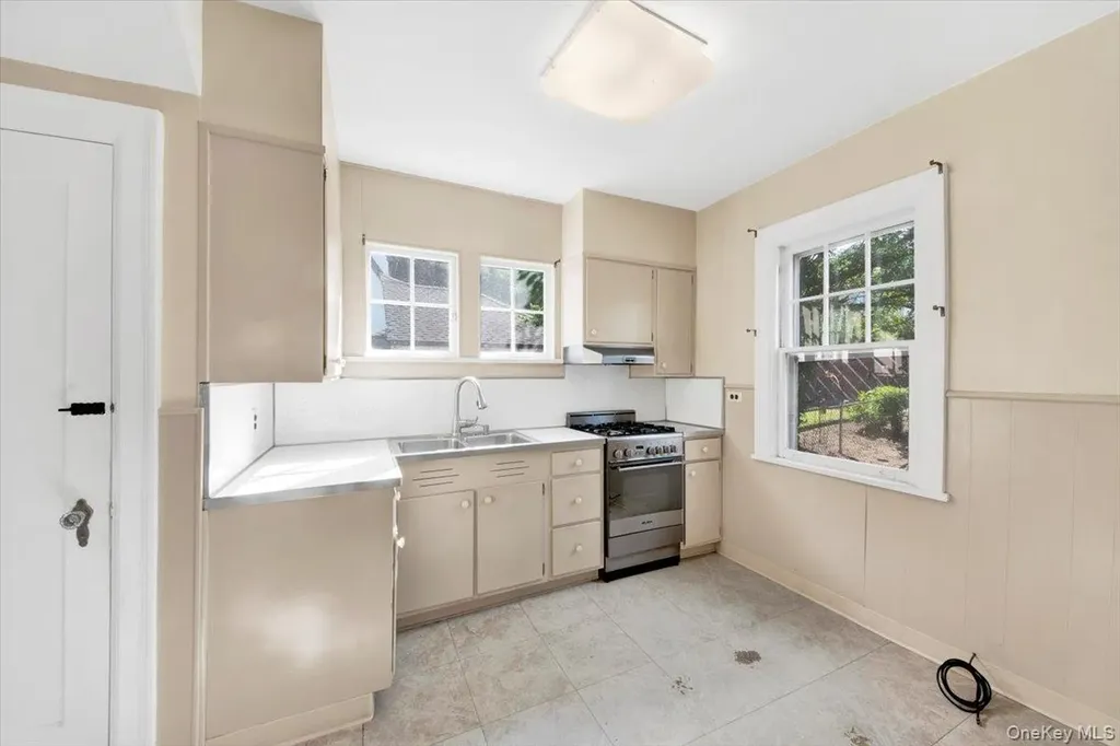 62 Dover Lane Yonkers NY 10710