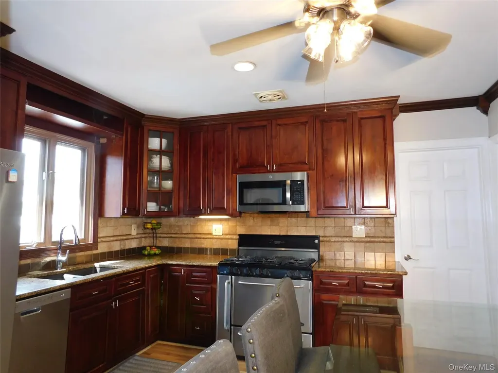 61 Newport Road Yonkers NY 10710